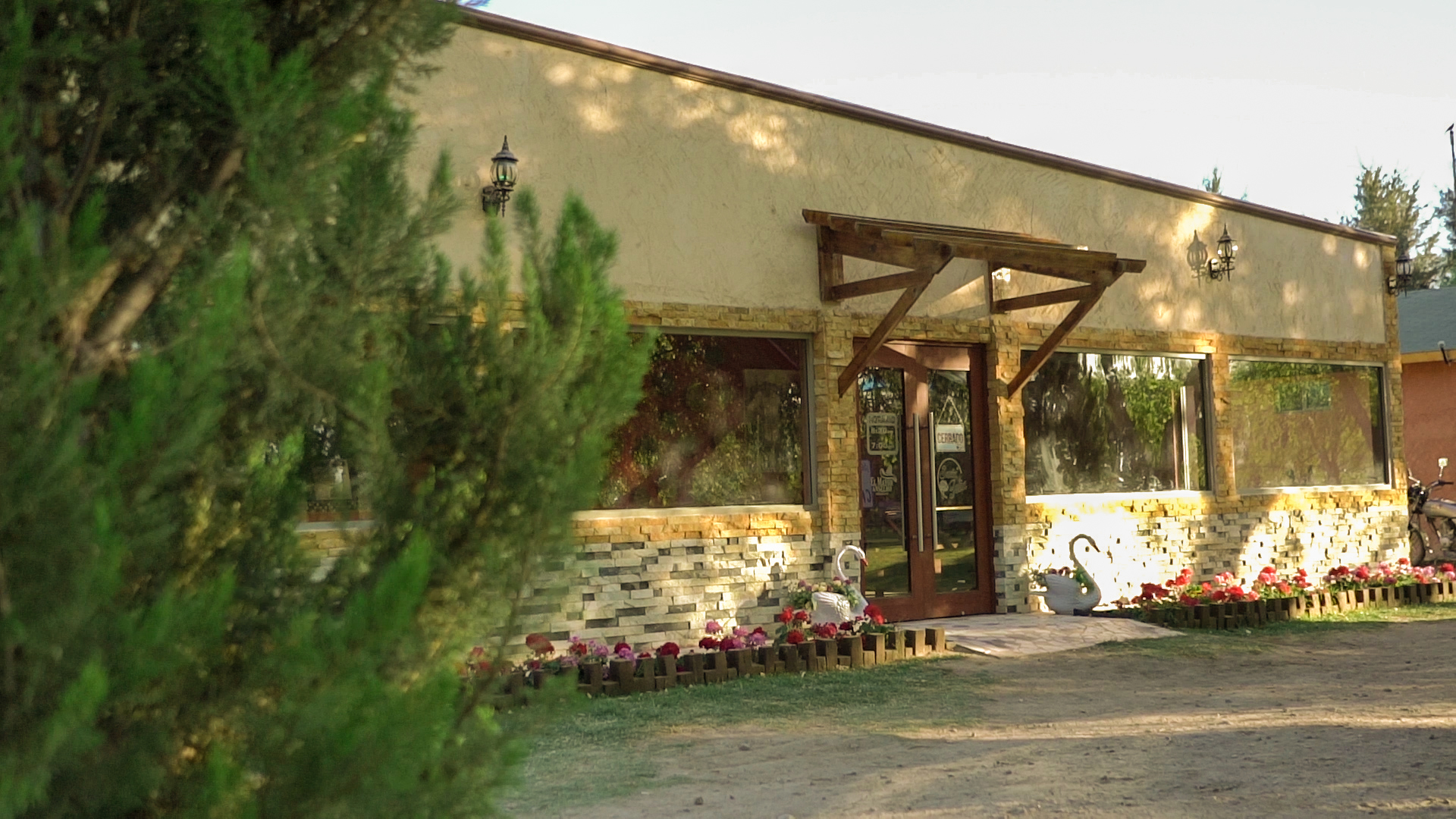 Fachada del Restaurante El Mayor Anselmo en Parque Santa Julia